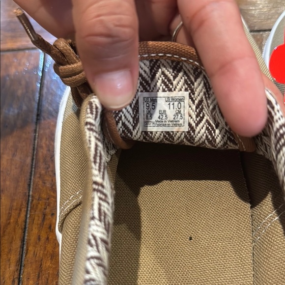 Vans Beige Canvas Sneakers with Patterned Lining - Picture 4 of 5